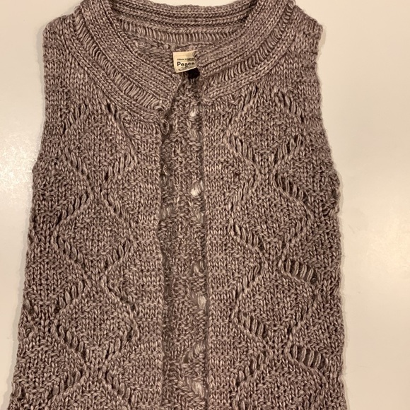 𝅺URBAN Behavior long knitted vest size XS acrylic and wool mix- great condition - Picture 2 of 10